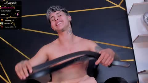 Snapshot of stefan_wonder_ chatting on 01/12/25, 02:03 Wonder online show from 01/12/25, 02:03