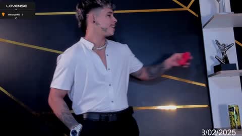 Snapshot of stefan_wonder_ chatting on 02/08/25, 05:39 Wonder online show from 02/08/25, 05:39