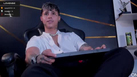 Snapshot of stefan_wonder_ chatting on 02/08/25, 08:42 Wonder online show from 02/08/25, 08:42