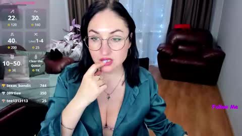 Snapshot of stefanawinter chatting on 05/11/26, 04:04 StefanaWinter online show from 05/11/26, 04:04