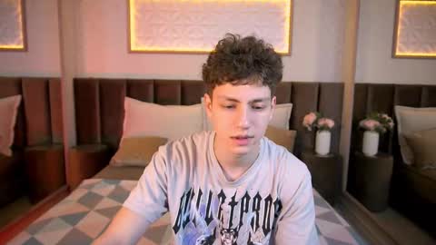 Snapshot of stefanbev chatting on 02/10/26, 07:18 Esrefan online show from 02/10/26, 07:18