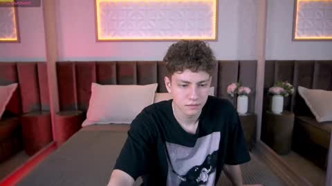 Snapshot of stefanbev chatting on 02/11/26, 07:30 Esrefan online show from 02/11/26, 07:30