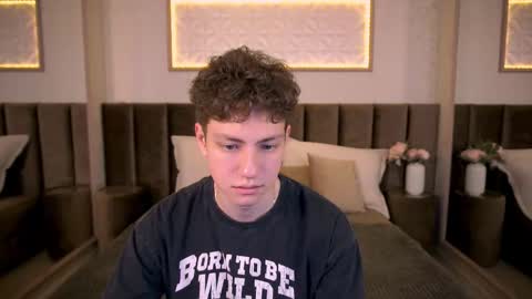 Snapshot of stefanbev chatting on 02/13/26, 07:32 Esrefan online show from 02/13/26, 07:32