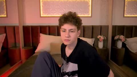 Snapshot of stefanbev chatting on 02/21/26, 08:10 Esrefan online show from 02/21/26, 08:10