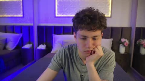 Esrefan online show from 04/02/26, 07:55