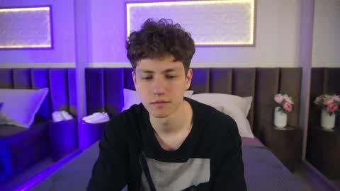 Esrefan online show from 04/10/26, 07:29