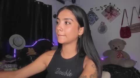 Im MiaIts my first day here  online show from 02/14/25, 03:11