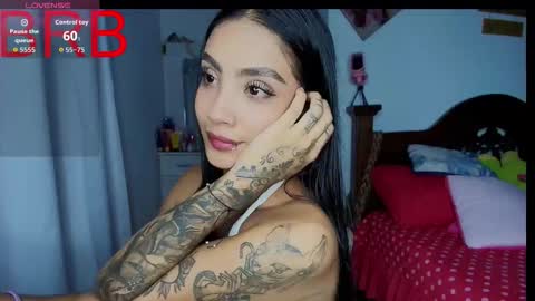 Im MiaIts my first day here  online show from 11/27/25, 12:13