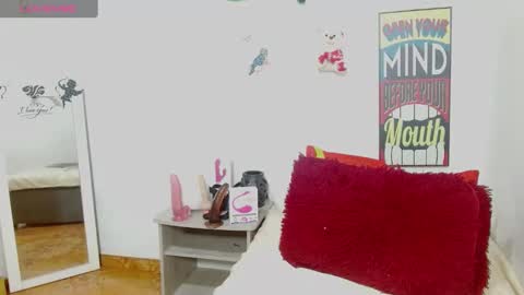 Stefanny online show from 12/06/24, 05:11