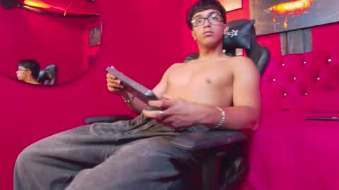 Stefano online show from 12/18/25, 06:58