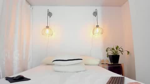 Stefany online show from 02/11/26, 08:03