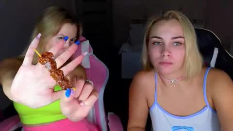 stefany_and_bettany online show from 09/25/25, 04:00
