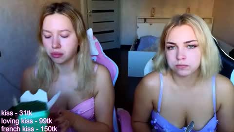 stefany_and_bettany online show from 09/29/25, 02:00