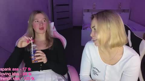 stefany_and_bettany online show from 10/25/25, 04:02