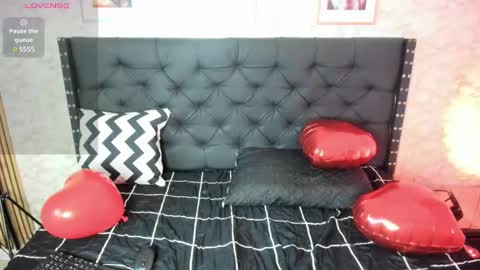 stefany_pablo1 online show from 02/13/25, 01:05