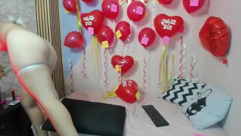 stefany_pablo1 online show from 02/14/25, 06:51