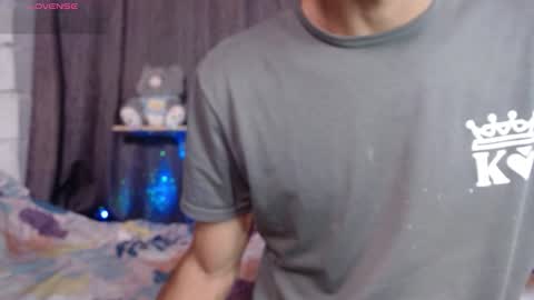 stefany_pablo1 online show from 11/18/25, 02:43