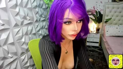 Snapshot of stefanylangkat chatting on 11/16/25, 08:31 Jane online show from 11/16/25, 08:31