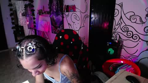   online show from 12/05/25, 03:15