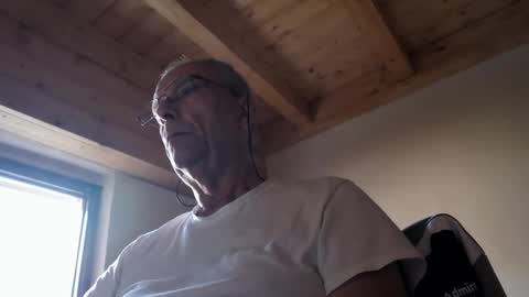 Snapshot of stefi444466 chatting on 05/24/26, 05:12 stefi444466 online show from 05/24/26, 05:12