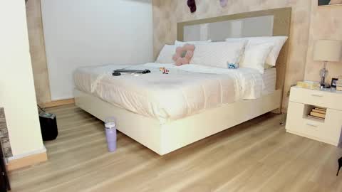 Zuly online show from 04/09/26, 01:16