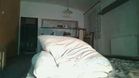 steki038434 online show from 12/13/25, 07:53