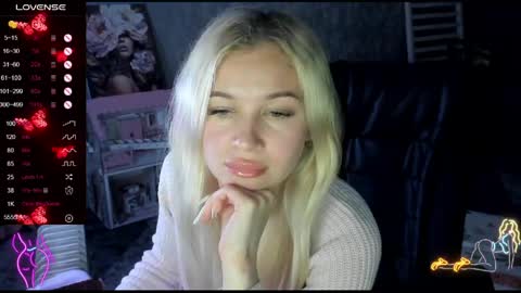 Snapshot of stella__cox chatting on 04/30/26, 07:09 Stella Cox online show from 04/30/26, 07:09