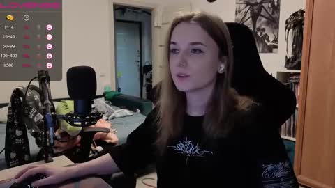 Snapshot of stella_and_carol chatting on 10/11/25, 02:15 Diana online show from 10/11/25, 02:15