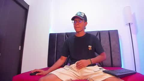 Snapshot of stella_drake chatting on 02/10/26, 01:37 Drake online show from 02/10/26, 01:37