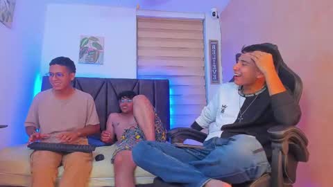 Snapshot of stella_drake chatting on 02/28/26, 04:13 Drake online show from 02/28/26, 04:13