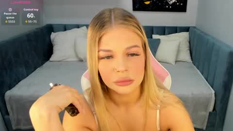 Stella Leee online show from 03/24/26, 12:04