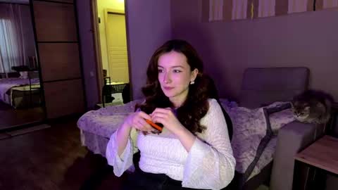 Snapshot of stella_rass chatting on 05/17/26, 02:35 Stella online show from 05/17/26, 02:35