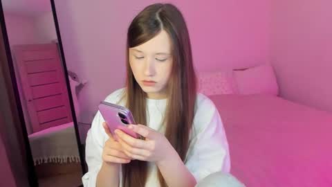 Snapshot of stella_sunny chatting on 02/26/25, 07:05 stella_sunny online show from 02/26/25, 07:05