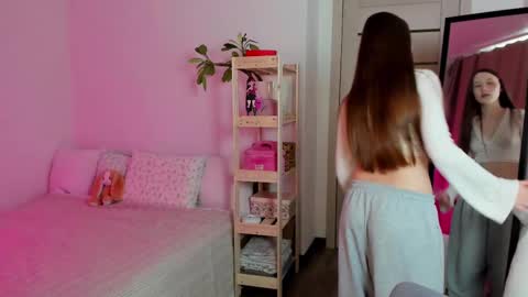 Snapshot of stella_sunny chatting on 03/07/25, 11:07 stella_sunny online show from 03/07/25, 11:07