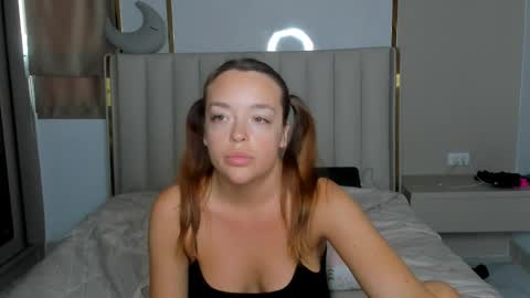 stella online show from 04/18/26, 12:25