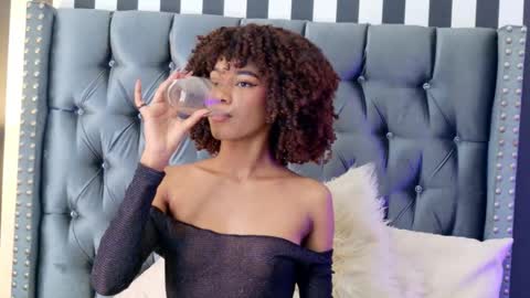 S T E L L A online show from 11/19/25, 10:43