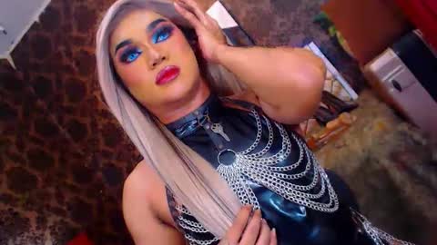 Snapshot of stellagrayts chatting on 02/02/25, 12:46 CALL ME STELLA online show from 02/02/25, 12:46