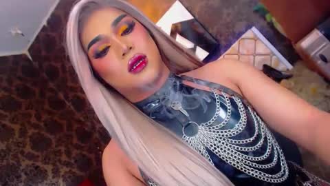 Snapshot of stellagrayts chatting on 02/05/25, 01:22 CALL ME STELLA online show from 02/05/25, 01:22