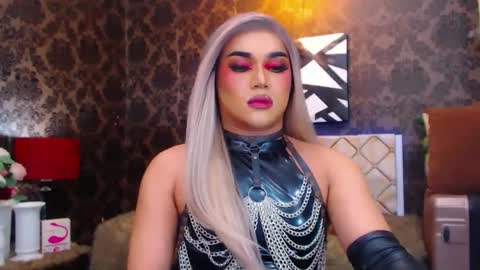 Snapshot of stellagrayts chatting on 02/13/25, 12:32 CALL ME STELLA online show from 02/13/25, 12:32