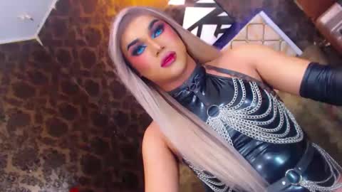 Snapshot of stellagrayts chatting on 02/14/25, 01:18 CALL ME STELLA online show from 02/14/25, 01:18