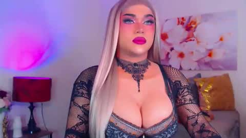 Snapshot of stellagrayts chatting on 10/13/25, 06:08 CALL ME STELLA online show from 10/13/25, 06:08