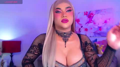 Snapshot of stellagrayts chatting on 10/20/25, 12:44 CALL ME STELLA online show from 10/20/25, 12:44