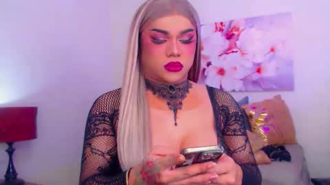 Snapshot of stellagrayts chatting on 10/26/25, 09:59 CALL ME STELLA online show from 10/26/25, 09:59