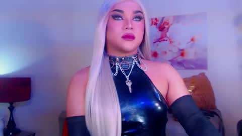 Snapshot of stellagrayts chatting on 10/29/25, 07:04 CALL ME STELLA online show from 10/29/25, 07:04