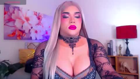 Snapshot of stellagrayts chatting on 11/08/25, 03:39 CALL ME STELLA online show from 11/08/25, 03:39