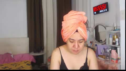 Snapshot of stellahugets chatting on 06/07/26, 04:22 Stella online show from 06/07/26, 04:22