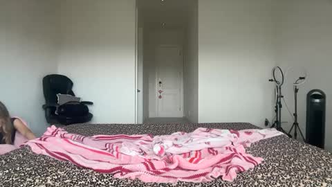 stellapearl online show from 09/09/25, 03:11