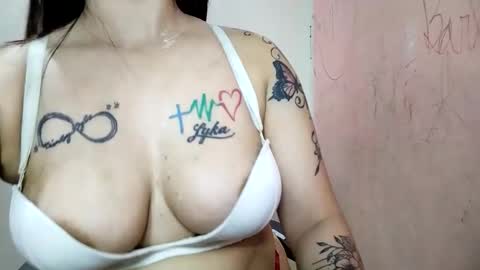 Snapshot of stellapearlx chatting on 06/11/26, 01:27 Stellapearlx online show from 06/11/26, 01:27