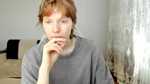 Snapshot of stellaswen chatting on 05/17/26, 10:00 S T E L L A online show from 05/17/26, 10:00