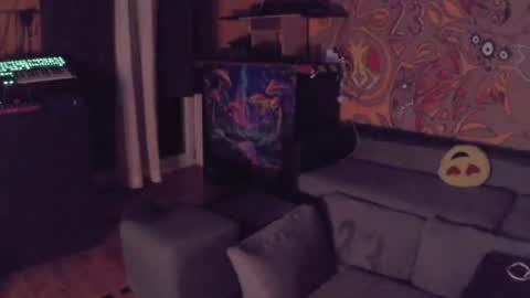 Snapshot of stenlyvrbich chatting on 09/14/25, 02:11 lee online show from 09/14/25, 02:11